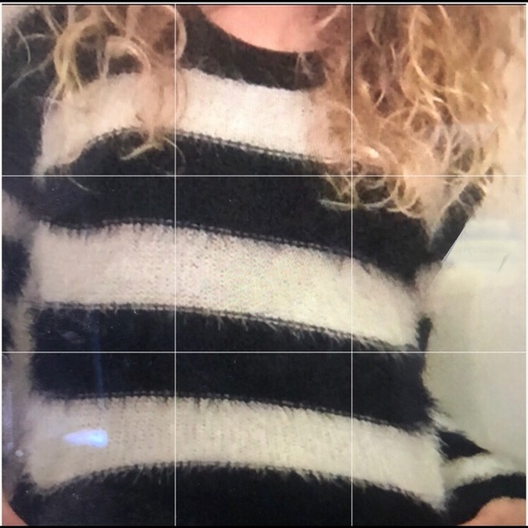 ShiMmeRiNg sWeAter - Picture 9 of 15